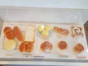 学校給食歴史館展示：パン